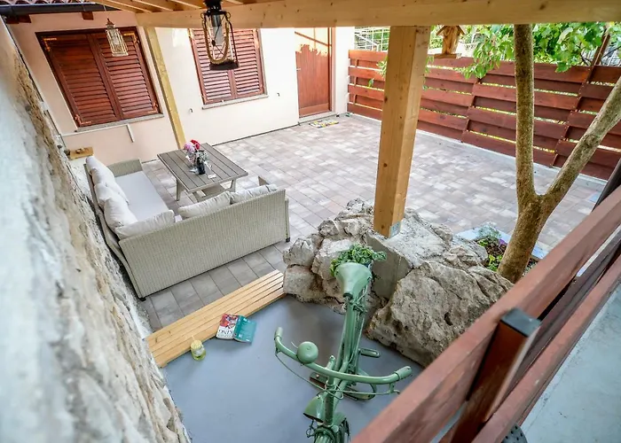 Vintage Garden Apartment Pula