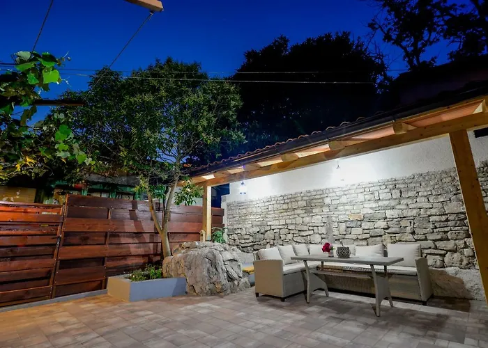 Vintage Garden Apartment Pula